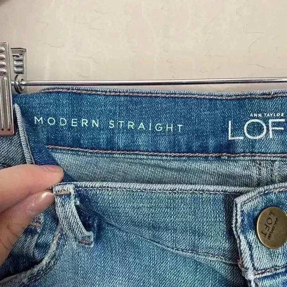Loft Modern Straight Distressed Jeans Size 6 - Picture 2 of 12